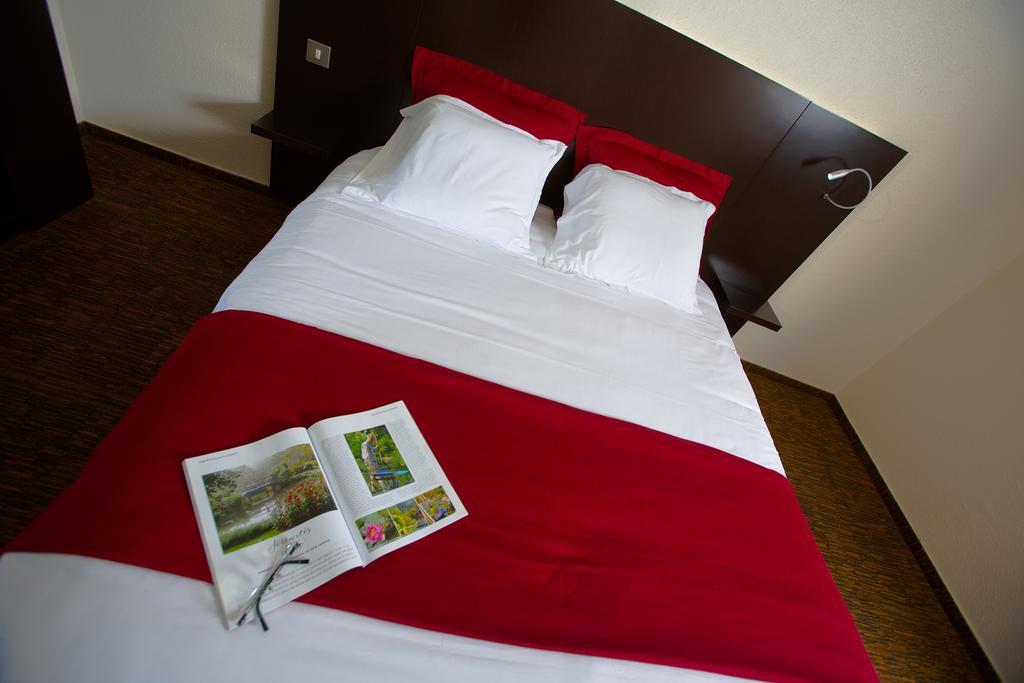 Hotel Akena Creil - Clermont Agnetz أنييتْسْ المظهر الخارجي الصورة